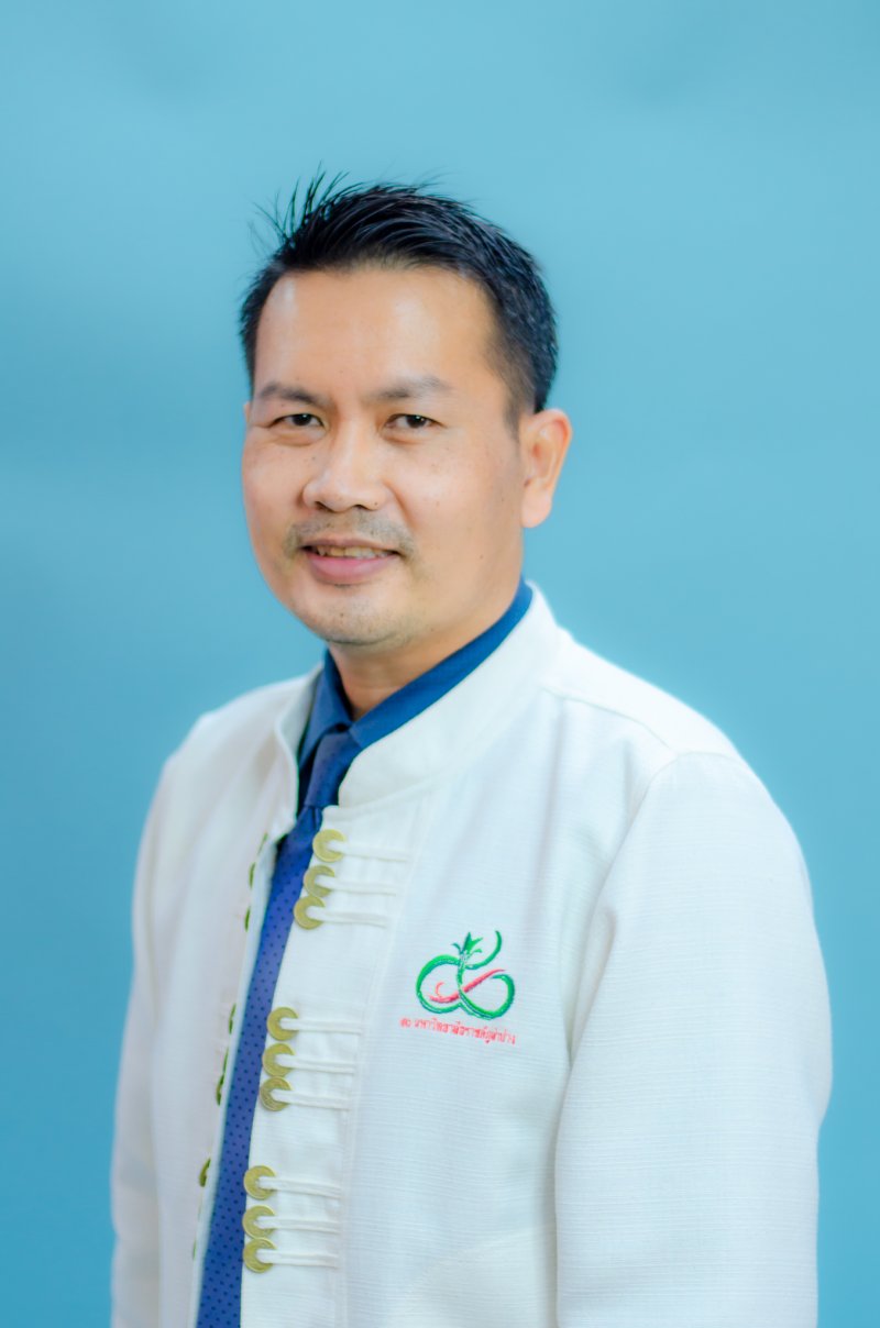 รศ.ดร.ปริเยศ