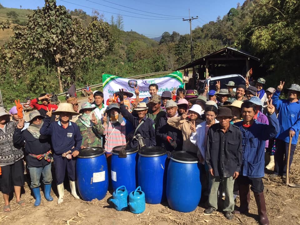 โครงการบูรณาการพันธกิจสัมพันธ์เพื่อแก้ไขปัญหาความยากจน...บ้านผาแดง..อำเภองาว..จังหวัดลำปาง