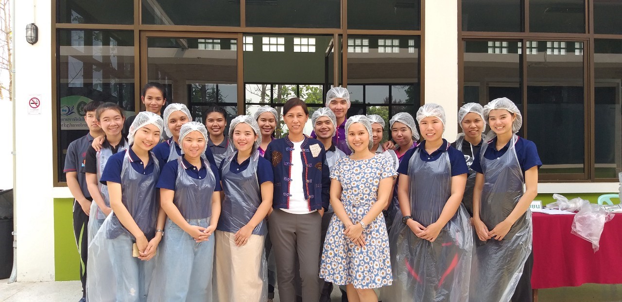 โครงการพัฒนาทักษะนักเรียนนักศึกษาให้เป็นผู้ประกอบการ (ชาไข่มุก)